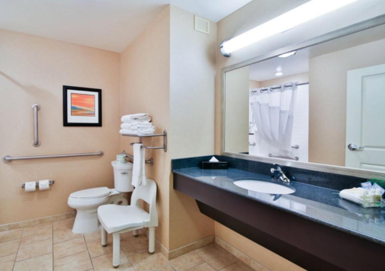 Holiday By Ihg 3* Bismarck