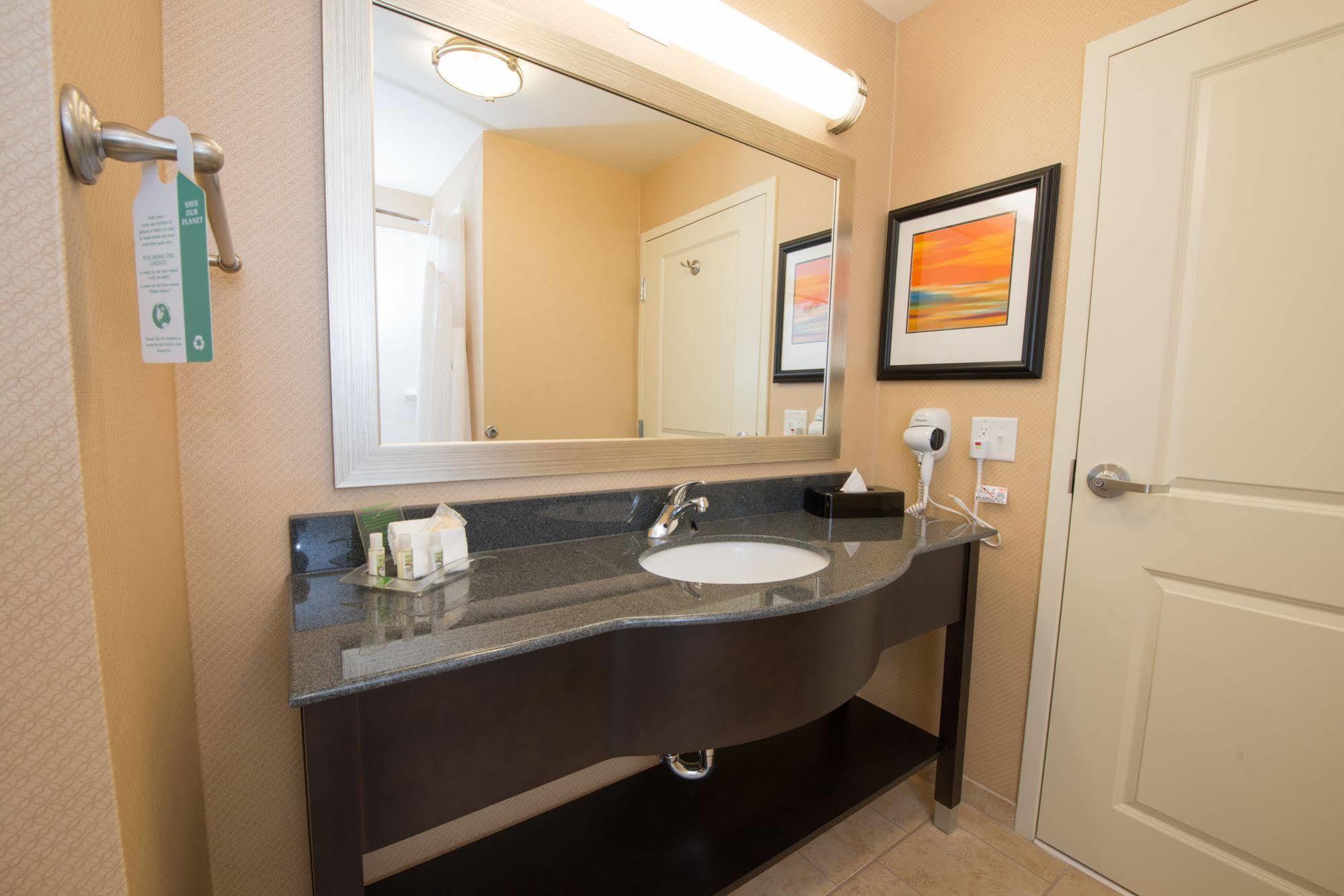 Hotel Holiday By Ihg Bismarck